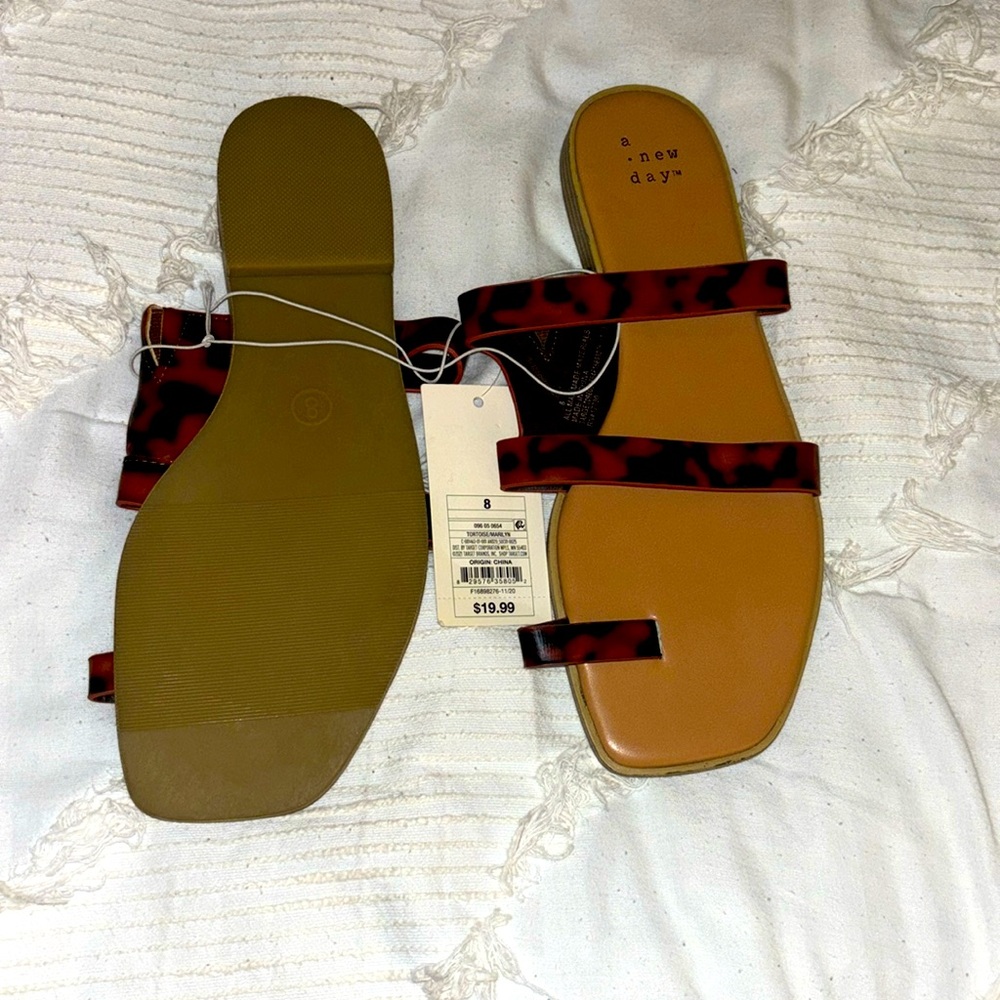 Sandals size 8W
